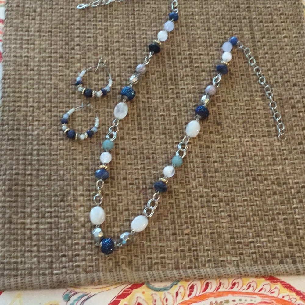 Necklace/earring set